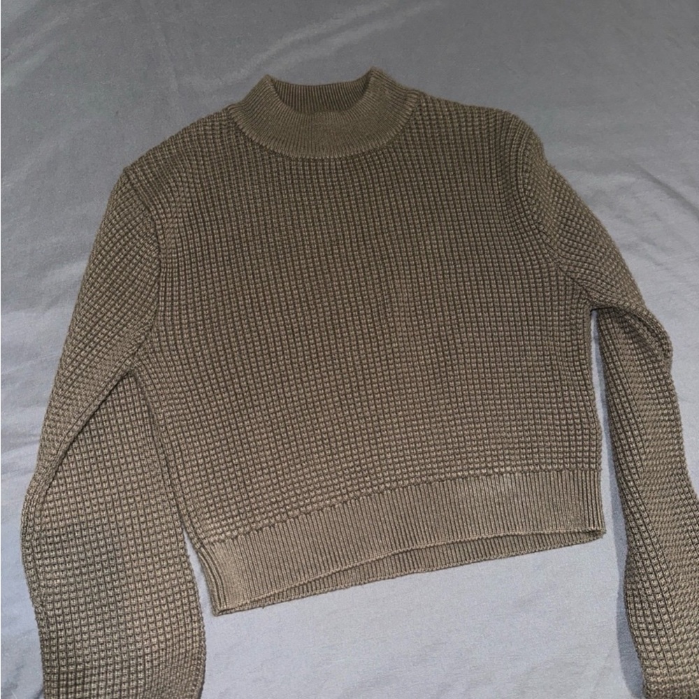 Like New Garage Cropped Long Sleeve Sweater Crop Top Size Medium